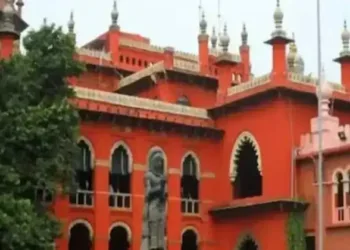 പങ്കാളികൾ തമ്മിൽ പ്രധാനമായും വേണ്ടത് പരസ്പര വിശ്വാസം ; പങ്കാളിയുടെ കോൾ റെക്കോഡ് എടുക്കുന്നത് സ്വകാര്യതയിൽ കടന്നുകയറ്റം; മദ്രാസ് ഹൈക്കോടതി