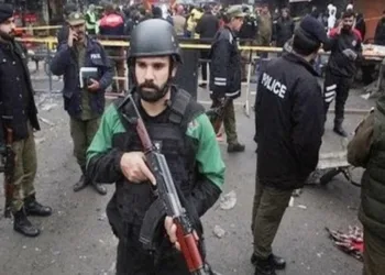 പാകിസ്താനിൽ നടുറോഡിൽ യാത്രക്കാർക്ക് നേരെ വെടിവെപ്പ് നടത്തി ഭീകരർ ; 38 പേർ മരിച്ചു ; 29 പേർക്ക് ഗുരുതര പരിക്ക്