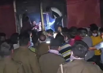 യുപി മെഡിക്കൽ കോളജിലെ നവജാത ശിശുക്കളുടെ വിഭാഗത്തിൽ തീപിടിത്തം;10 കുഞ്ഞുങ്ങൾക്ക് ദാരുണാന്ത്യം; ഉന്നതതല അന്വേഷണത്തിന് ഉത്തരവിട്ട് യോഗി ആദിത്യനാഥ്