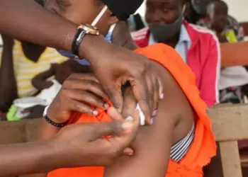 ഡിങ്ക ഡിങ്ക രോഗം..ശരീരം വിറച്ച് നൃത്തം ചെയ്യും; മുന്നൂറോളം പേരെ ബാധിച്ചതായി റിപ്പോർട്ട്; പടർന്നുപിടിച്ച് മഹാമാരി