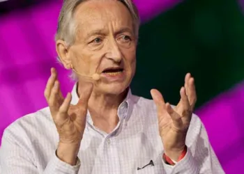 എഐയെ നമ്പണ്ട, 30 വര്‍ഷം, അതിനുള്ളില്‍ അത് മനുഷ്യരാശിയെ തീര്‍ക്കും; മുന്നറിയിപ്പുമായി എഐയുടെ ഗോഡ്ഫാദര്‍