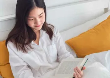 ഒരു ലക്ഷം രൂപ സമ്മാനം; എട്ട് മണിക്കൂര്‍ ഫോണ്‍ ഒഴിവാക്കിയ യുവതി, മത്സരം വൈറല്‍, നിബന്ധനകളിങ്ങനെ