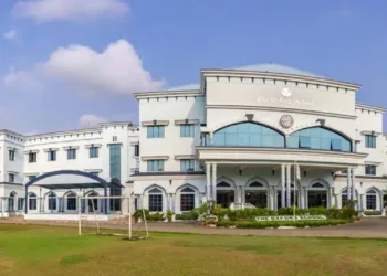 നാലു വയസ്സുകാരിയുടെ സ്വകാര്യഭാഗത്ത് മുറിവേൽപ്പിച്ചു ; തിരുവനന്തപുരത്തെ ഓക്‌സ്ഫോർഡ് സ്‌കൂളിലെ അധ്യാപികക്കെതിരെ കേസ്