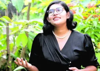 മലയാളത്തിൽ തുടങ്ങി..ജപ്പാനീസും മംഗോളിയനും വരെ; 150 ഭാഷകളിൽ പാടാനറിയാം ഈ ഡിഗ്രി വിദ്യാർത്ഥിനിക്ക്; ഈ കോട്ടയംകാരി ആള് സൂപ്പറാണ്…