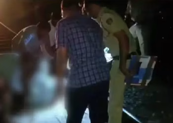 ചെറുതുരുത്തിയിൽ ട്രെയിൻ തട്ടി ഒരാൾ മരിച്ചു ; മൂന്നുപേർ ഉണ്ടായിരുന്നതായി ലോക്കോ പൈലറ്റ്