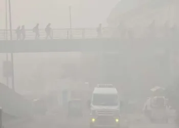 ഉത്തരേന്ത്യയിൽ അതിശൈത്യം; ഡൽഹിയിൽ കനത്ത മൂടൽ മഞ്ഞ്; ഓറഞ്ച് അലർട്ട് പ്രഖ്യാപിച്ചു