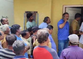 യുവതി കുത്തേറ്റ് മരിച്ച നിലയിൽ; സംഭവം നടന്നത് ഭർത്താവ് പൂജയ്ക്ക് പോയ സമയത്ത്