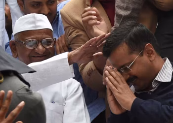 സത്യത്തിന്റെ മാർഗ്ഗത്തിൽ സഞ്ചരിക്കാൻ പറഞ്ഞു; പക്ഷെ അദ്ദേഹത്തിന്റെ ശ്രദ്ധ മദ്യത്തിലായിരുന്നു; കെജ്രിവാളിനെതിരെ തുറന്നടിച്ച് അണ്ണാ ഹസാരെ