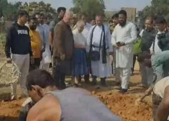 മരണശേഷം ഇന്ത്യന്‍ മണ്ണില്‍ സംസ്‌കരിക്കണം; ഒടുവില്‍ ഓസ്‌ട്രേലിയന്‍ പൗരന്റെ ആഗ്രഹം പൂര്‍ത്തികരിച്ച് ബന്ധുക്കള്‍