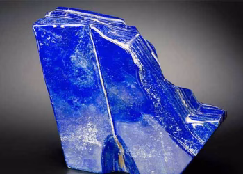 6000 വര്‍ഷത്തെ പഴക്കമുള്ള നീലസ്വര്‍ണ്ണം, ഇന്നും അമൂല്യം, ഡാവിഞ്ചിയും മൈക്കലാഞ്ചലോയും വരെ ഉപയോഗിച്ചു