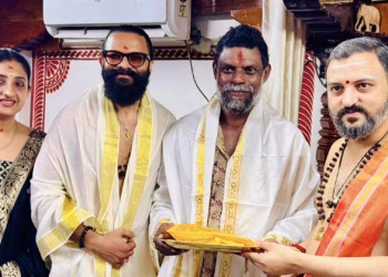 മൂകാംബികയുടെ സന്നിധിയിൽ തൊഴുകൈകളോടെ ജയസൂര്യയും വിനായകനും; ചിത്രങ്ങൾ പുറത്ത്