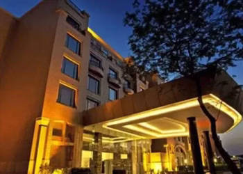 അംബാനിക്കോ അദാനിക്കോയല്ല ; ഏറ്റവും വിലയേറിയ വീടുള്ളത് ഈ യുവതിക്ക്