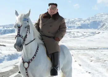 വെൽകം ടു കൊറിയ; നൈസ് ടു മീറ്റ് യു; വിനോദസഞ്ചാരികൾക്കായി അതിർത്തികൾ തുറന്ന് ഉത്തരകൊറിയ