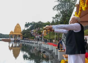 ഗംഗാ തലാബിൽ ത്രിവേണി സംഗമതീർത്ഥ അഭിഷേകം; മൗറീഷ്യസിലേക്ക് മഹാ കുംഭമേളയിലെ ഗംഗാ തീർത്ഥവുമായി പ്രധാനമന്ത്രി