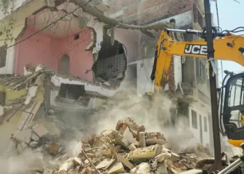 നാഗ്പൂർ കലാപം ; ന്യൂനപക്ഷ ഡെമോക്രാറ്റിക് പാർട്ടി നേതാവ് ഫാഹിം ഖാന്റെ വീട് പൊളിച്ചുമാറ്റി കോർപ്പറേഷൻ