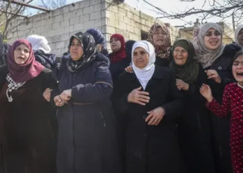 സിറിയയിൽ പ്രതികാരക്കൊലകൾ തുടരുന്നു ; രണ്ടുദിവസത്തിനുള്ളിൽ മരിച്ചത് ആയിരത്തിലധികം പേർ ; അലവൈറ്റുകൾക്ക് നേരെ നടക്കുന്നത് ക്രൂരമായ വർഗീയ ആക്രമണം