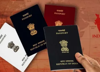 ചുവന്ന പാസ്പോർട്ട് കിട്ടണമെങ്കിൽ ചില്ലറക്കാരനായാൽ പോരാ…പലവർണങ്ങളിലും ഇന്ത്യൻ പാസ്‌പോർട്ടുണ്ടേ..