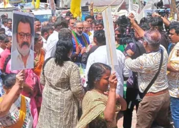 പ്രധാനമന്ത്രിയെ നേരിൽകാണണമെന്ന് മുനമ്പത്തുകാർ ;അവസരമൊരുക്കാമെന്ന് മറുപടിയുമായി ബിജെപി നേതാക്കളും; 50 പേർ ബിജെപി അംഗത്വം സ്വീകരിച്ചു