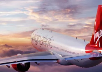 ലണ്ടനിൽ നിന്ന് മുംബൈയിലേക്ക് പറന്ന വിമാനം തുർക്കിയിൽ ഇറക്കി; ഇരുന്നൂറോളം ഇന്ത്യക്കാർ തുർക്കി വിമാനത്താവളത്തിൽ കുടുങ്ങി