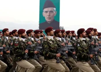 ഇന്ത്യയാണ് മുന്നിൽ പ്രതിരോധച്ചിലവ് 18% വർദ്ധിപ്പിച്ച് പാകിസ്താൻ,വീണ്ടും പിച്ചതേടണം….