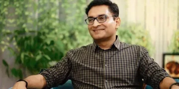 മലയാളികൾ കോമാളികളാകരുത്,കണ്മുന്നിലുള്ള അനീതികളെക്കുറിച്ച് ശബ്ദിക്കാൻ മടിയുള്ളവർ, ശത്രുരാജ്യത്തിന് നീതി ഉറപ്പാക്കാൻ വെമ്പൽ കൊള്ളുന്നത് അത്ര വെടിപ്പല്ല