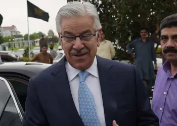 നീയൊന്നും ഒരു ഒരു കല്ല് പോലും ഇളക്കില്ല…; സിന്ധുനദിയിൽ ഏതുതരം നിർമ്മിതി ഉണ്ടാക്കിയാലും തകർക്കുമെന്ന് പാകിസ്താൻ പ്രതിരോധമന്ത്രിയുടെ ഭീഷണി