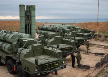 ശത്രുക്കൾക്കെതിരെ ഇന്ത്യ ഒരുക്കിയ ആകാശക്കോട്ട; സുദർശനചക്രത്തിൽ ചാരമാകുന്ന പാക് മിസൈലുകൾ; എന്താണ് എസ് -400 സംവിധാനം?