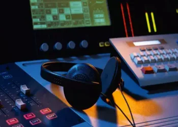 പാകിസ്താനികൾ ഇനി ഇന്ത്യൻ പാട്ടുകൾ കേൾക്കരുത് ; നിരോധനവുമായി പാകിസ്താൻ ബ്രോഡ്കാസ്റ്റേഴ്‌സ് അസോസിയേഷൻ