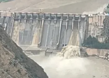 സലാൽ, ബാഗ്ലിഹാർ അണക്കെട്ടുകളുടെ ഷട്ടറുകൾ തുറന്ന് ഇന്ത്യ ; പ്രളയ സാധ്യതയിൽ പകച്ച് പാകിസ്താൻ