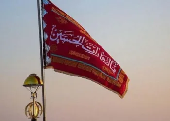 ഇറാനിൽ പാറിപ്പറന്ന് ചുവന്നപതാക; ഇനിയെന്ത്?