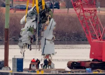 വൻ ദുരന്തം; റഷ്യയിൽ 50 പേരുമായി യാത്രാവിമാനം തകർന്നുവീണു