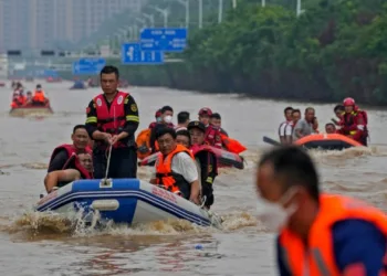 ചൈനീസ് തലസ്ഥാനത്ത് നാശംവിതച്ച് കനത്ത മഴ ; 30 മരണം, നിരവധി നാശനഷ്ടങ്ങൾ
