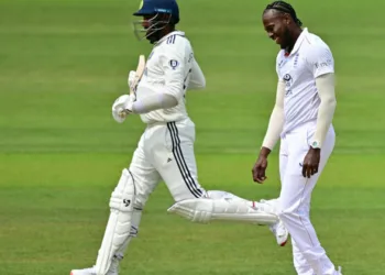 ബുംറയെ പരിക്കേൽക്കപ്പിക്കാനുള്ള ചർച്ചകൾ ഇംഗ്ലണ്ട് ക്യാമ്പിൽ നടന്നു, അതുകൊണ്ട് അവർക്ക് രണ്ട് ലാഭം; ഗുരുതര ആരോപണവുമായി മുഹമ്മദ് കൈഫ്; പറഞ്ഞത് ഇങ്ങനെ