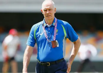 ഓവറായി എല്ലാവരും അവനെ പുകഴ്ത്തുന്നു, അതിന് മാത്രം ഒന്നും അയാൾ ചെയ്തില്ല; ഇന്ത്യൻ താരത്തെ പരിഹസിച്ച് ഗ്രെഗ് ചാപ്പൽ