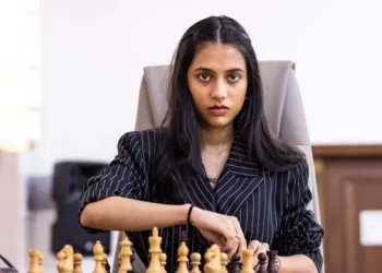 ലോക ചെസ് കിരീടം ദിവ്യ ദേശ്മുഖിന്: നേട്ടം സ്വന്തമാക്കുന്ന ആദ്യ ഇന്ത്യക്കാരിയായി 19കാരി