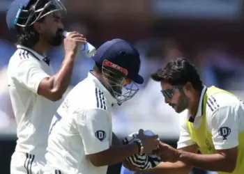 ഒന്നും രണ്ടും മൂന്നും അല്ല, എന്നാൽ പിന്നെ നമുക്ക് ഇതൊരു വാർഡായിട്ട് പ്രഖ്യാപിച്ചാലോ; ഇന്ത്യക്ക് പരിക്കിന്റെ പണി; അടുത്ത ടെസ്റ്റിൽ ആരിറങ്ങും ഇനി?