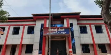 നാല് ജയിൽ ഉദ്യോഗസ്ഥർക്ക് സസ്പെൻഷൻ ; മുഖം രക്ഷിക്കൽ നടപടിയുമായി സർക്കാർ