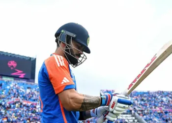 വിരമിച്ചിട്ട് ഒരു വർഷം കഴിഞ്ഞു, എന്നിട്ടും റേഞ്ച് വേറെ ലെവൽ; ചരിത്രത്തിന്റെ ഭാഗമായി വിരാട് കോഹ്‌ലി, ഇത് പോലെ ഒരു നേട്ടം പലർക്കും സ്വപ്നം മാത്രം