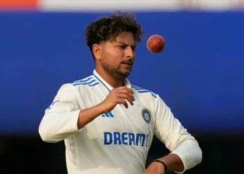 ഇംഗ്ലണ്ട് കാണാൻ കൊണ്ടുവന്നതാണ്, ഇനി മടങ്ങി പോകാം; ഇന്ത്യ പണി നൽകിയത് മൂന്ന് താരങ്ങൾക്ക്