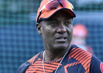 വെസ്റ്റ് ഇൻഡീസിന്റെ അതിദയനീയ പ്രകടനം, ഇന്ത്യൻ പ്രീമിയർ ലീഗിനെ കുറ്റപ്പെടുത്തി ബ്രയാൻ ലാറ; ഒപ്പം കൂടി ഇതിഹാസവും