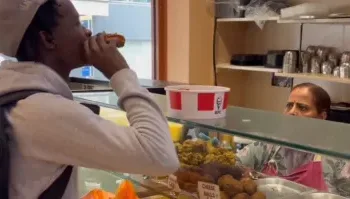 ഇസ്‌കോൺ വെജിറ്റേറിയൻ റെസ്റ്റോറന്റിനുള്ളിൽ മാംസം വിതരണം ചെയ്ത് പ്രകോപനവുമായി ആഫ്രിക്കൻ വംശജൻ ; പ്രതിഷേധം കനക്കുന്നു