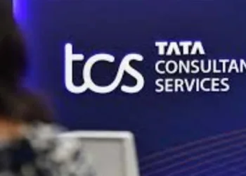 ഈ ലിസ്റ്റിലുണ്ടോ? 12,200 പേർക്ക് പണി പോകും; കൂട്ടപിരിച്ചുവിടലിന് ടിസിഎസ്