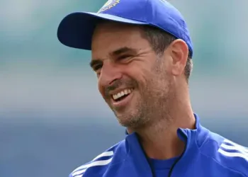 ബുംറയുടെ കാര്യം പോലെ അവന്റെ കാര്യത്തിൽ ഞങ്ങൾക്ക് പേടിയുണ്ട്, കളത്തിൽ എല്ലാം നൽകുന്ന പുലിക്കുട്ടി ഇപ്പോൾ ഓവറായി പണി എടുക്കുന്നു: റയാൻ ടെൻ ഡോഷേറ്റ്