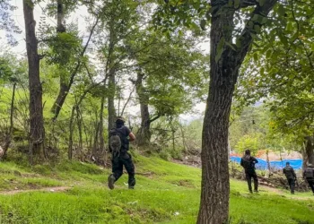ജമ്മു കശ്മീരിലെ കിഷ്ത്വാറിൽ ഏറ്റുമുട്ടൽ ; രണ്ട് ഭീകരർ കുടുങ്ങിക്കിടക്കുന്നു