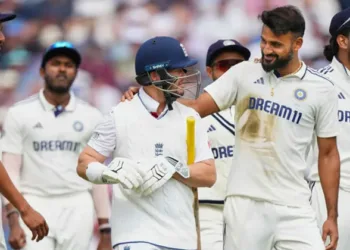 ഞാൻ ആയിരുന്നെങ്കിൽ കൊടുത്തേനെ അവനിട്ട്, ഡക്കറ്റ് ഒകെ എക്സ്ട്രാ ഡീസന്റായി പോയി; ഇന്ത്യൻ താരത്തിനെതിരെ മാർക്കസ് ട്രെസ്കോത്തിക്