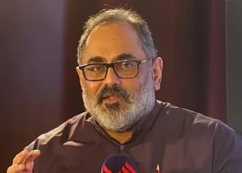 തിരഞ്ഞെടുപ്പിന് മുൻപ് വോട്ടർപട്ടിക എല്ലാ പാർട്ടികൾക്കും കൊടുക്കുന്നതല്ലേ; രാഹുൽ ഗാന്ധി എപ്പോഴും അവധിയിലായതിനാൽ അറിയാത്തതാണെന്ന് രാജീവ് ചന്ദ്രശേഖർ