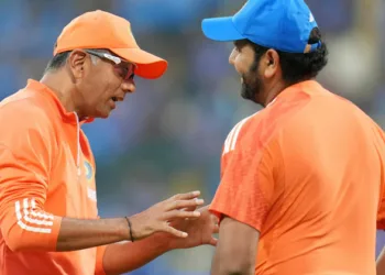 ഫൈനൽ മത്സരത്തിൽ ആരാധകർ കരുതിയത് അല്ല ഞങ്ങൾ ചിന്തിച്ചത്, ഞാനും രോഹിതും…; അറിയാകഥ വെളിപ്പെടുത്തി ദ്രാവിഡ്