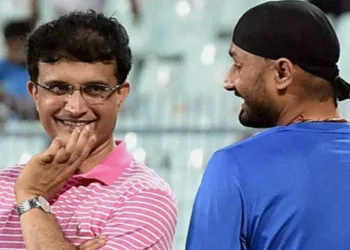 പറ്റിക്കാൻ ആണെങ്കിലും ഇങ്ങനെ ഒന്നും പറയാൻ പാടില്ലായിരുന്നു, ഗാംഗുലിക്ക് കിട്ടിയത് വമ്പൻ പണി; എല്ലാം ഒപ്പിച്ചത് ഹർഭജൻ