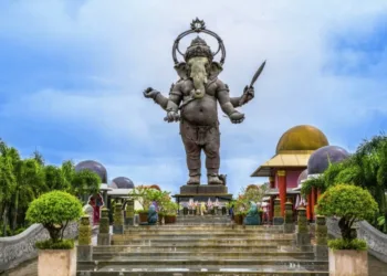 12 നില കെട്ടിടത്തേക്കാൾ ഉയരം; ലോകത്തിലെ ഏറ്റവും ഉയരം കൂടിയ ഗണേശ വിഗ്രഹം ; പക്ഷേ ഇന്ത്യയിലല്ല