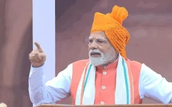 ആണവ ഭീഷണി ഇങ്ങോട്ട് വേണ്ട : ഇന്ത്യൻ സൈന്യം ഉചിതമായ സമയത്ത് മറുപടി നൽകും : ചെങ്കോട്ടയിൽ മുഴങ്ങി ഭാരതത്തിന്റെ ശബ്ദം :കൊടുങ്കാറ്റായി മോദി